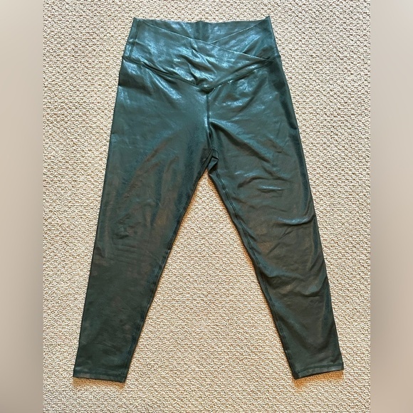 Aerie Offline Crossover Crackle leggings - Picture 2 of 7